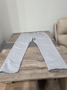 Vineyard Vines Men's Lt Gray Bayside Sateen 5PKT Pant Straight Jean Del Mar Blue